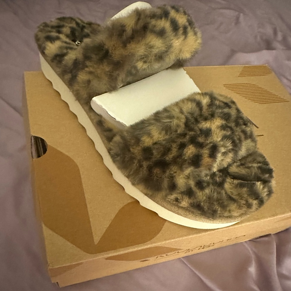 Fuzzy Cheetah Sandals Koolaburra by Ugg